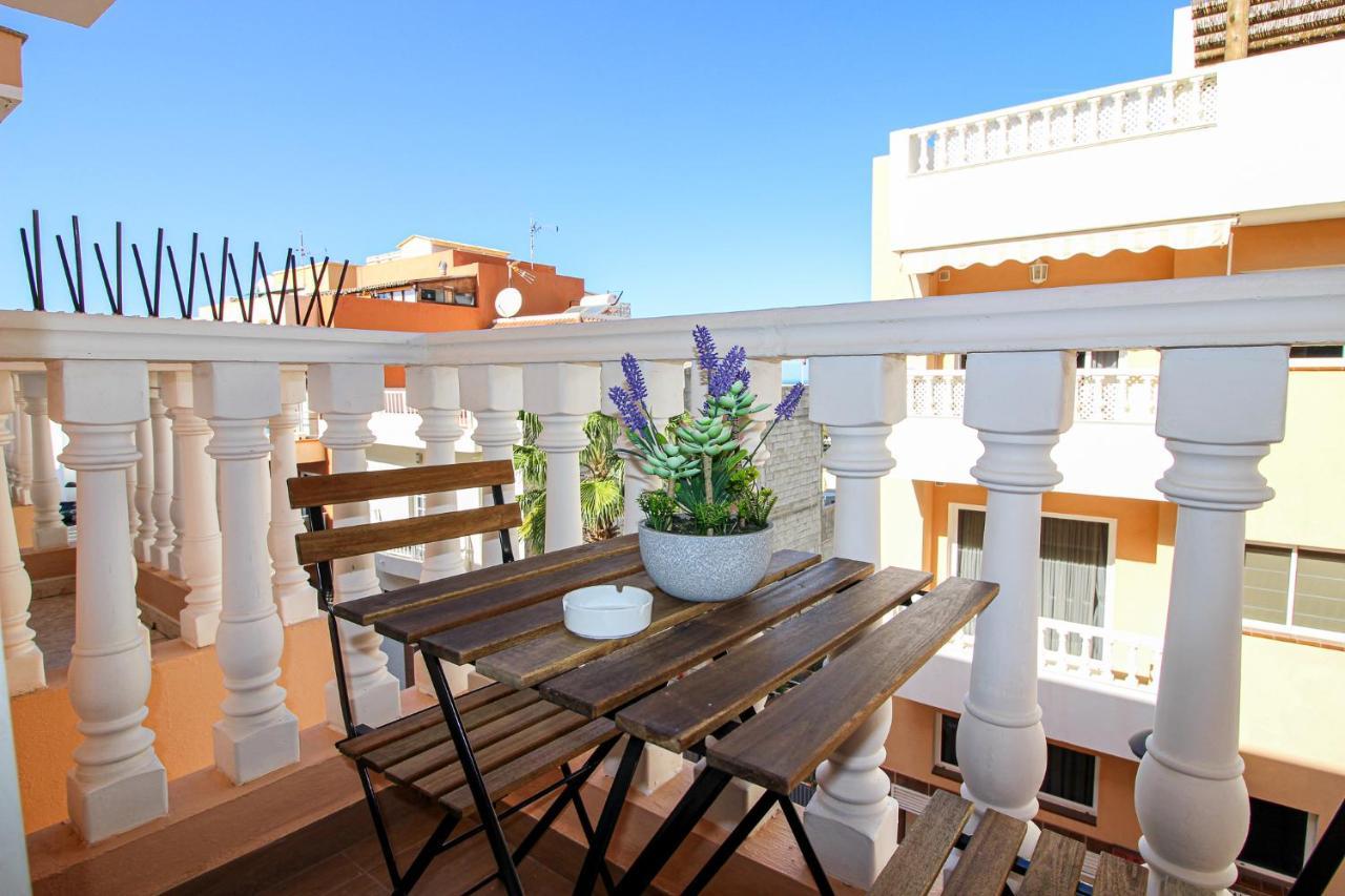 Beautiful Renovated Apartment With Air Conditioning Just Steps From The Sea In Playa San Juan Exterior foto