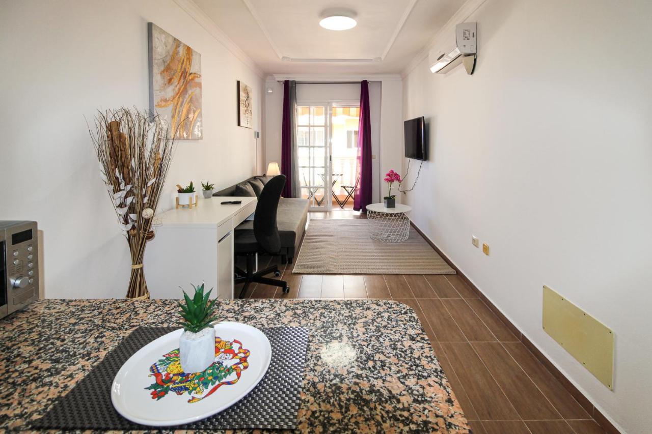 Beautiful Renovated Apartment With Air Conditioning Just Steps From The Sea In Playa San Juan Exterior foto
