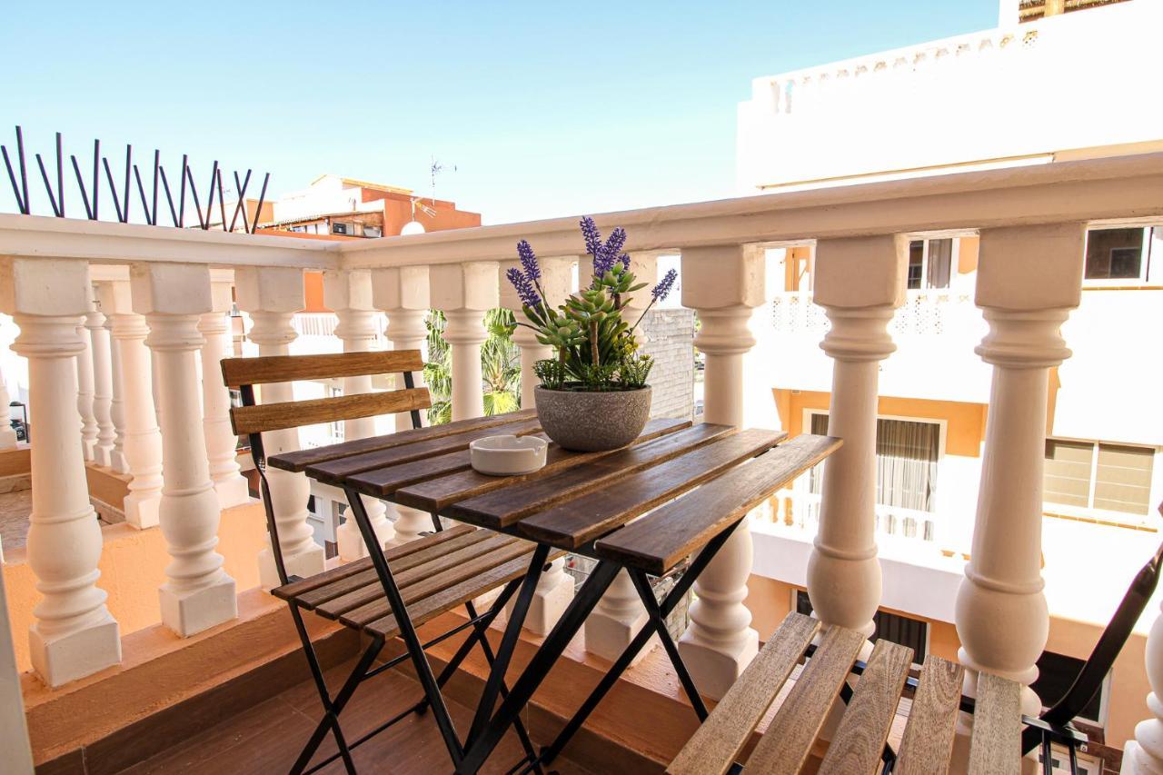 Beautiful Renovated Apartment With Air Conditioning Just Steps From The Sea In Playa San Juan Exterior foto