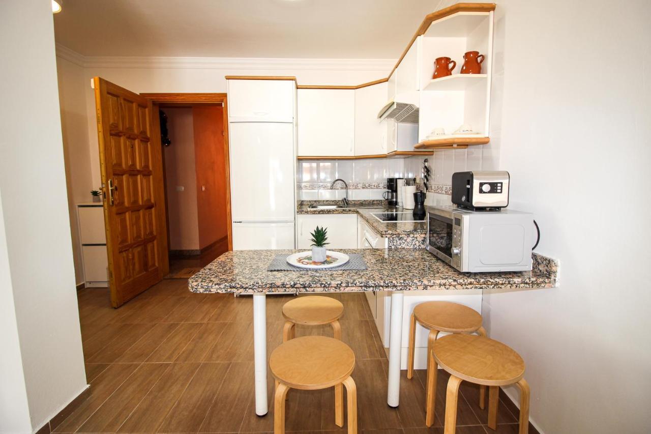 Beautiful Renovated Apartment With Air Conditioning Just Steps From The Sea In Playa San Juan Exterior foto