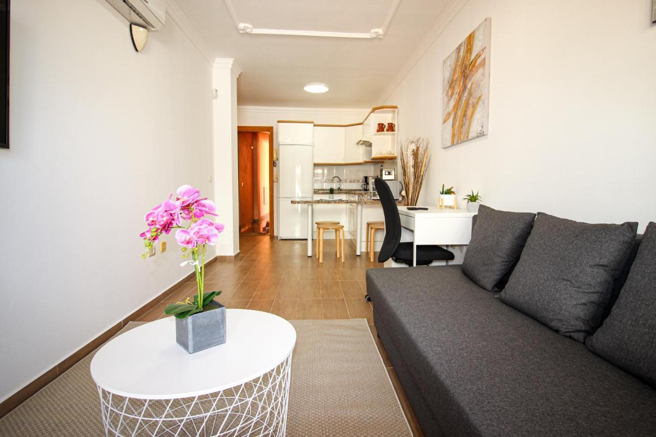 Beautiful Renovated Apartment With Air Conditioning Just Steps From The Sea In Playa San Juan Exterior foto