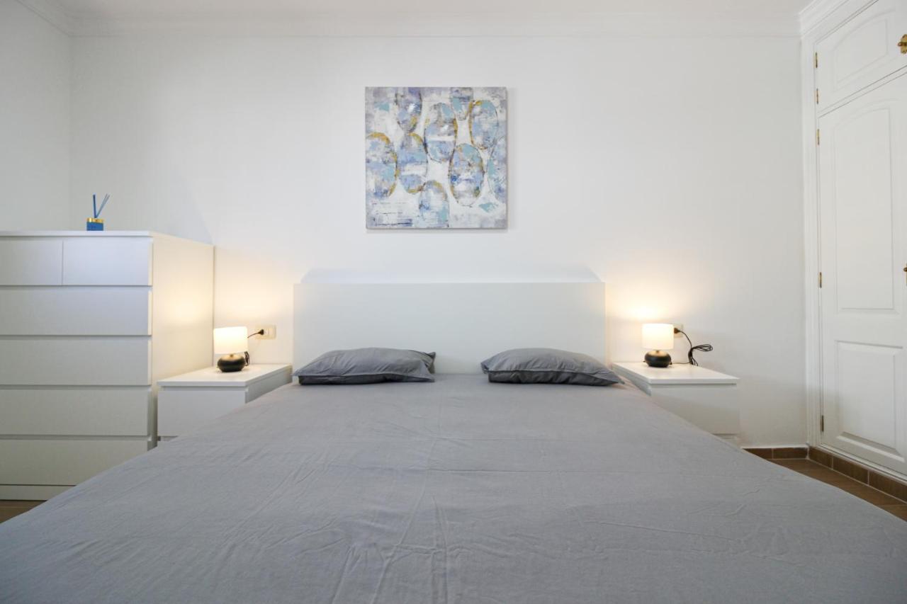 Beautiful Renovated Apartment With Air Conditioning Just Steps From The Sea In Playa San Juan Exterior foto